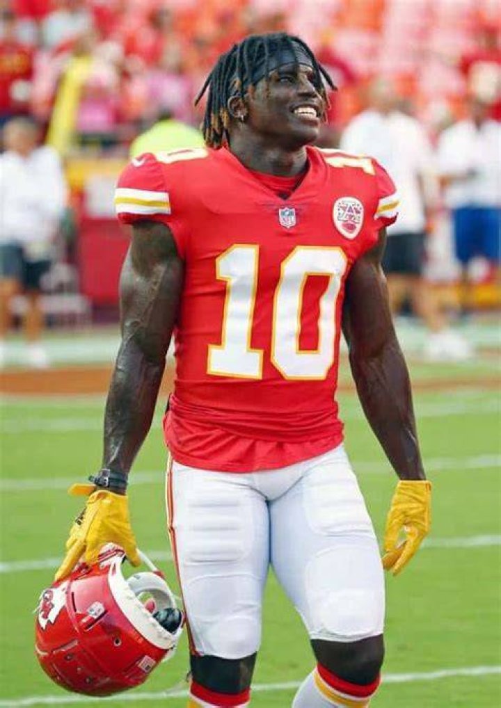 Tyreek Hill&rsquo;s Net Worth, Height, Age, & Personal Info Wiki The New