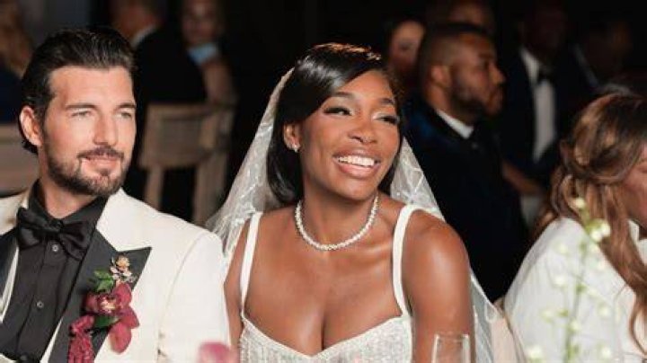 Venus Williams Shares a Kiss With Boyfriend Nicolas Hammond in NYC