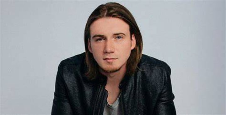 Wallen Celebrates Upbringing in Video for &lsquo;The Way I Talk