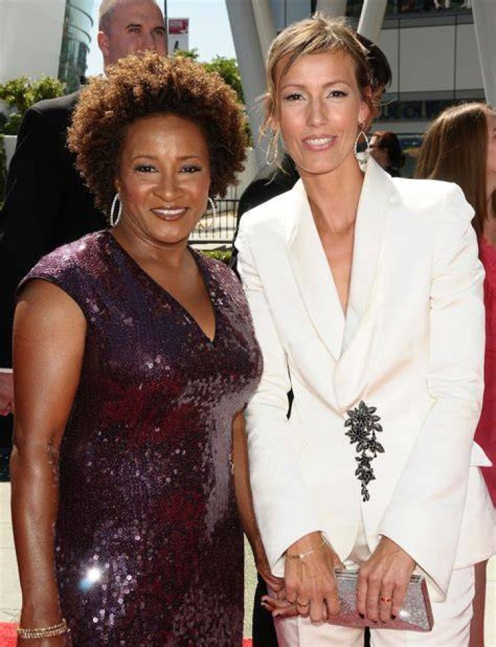 Wanda Sykes 2019 Wife, net worth, tattoos, smoking & body measurements