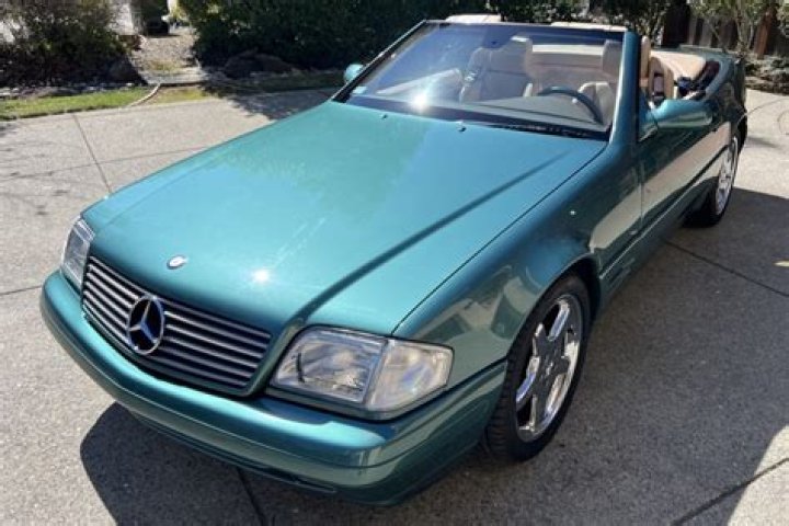 What is a 1999 Mercedes SL500 worth?