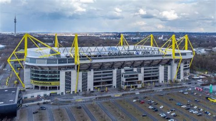 What is the capacity of Borussia Dortmund stadium?