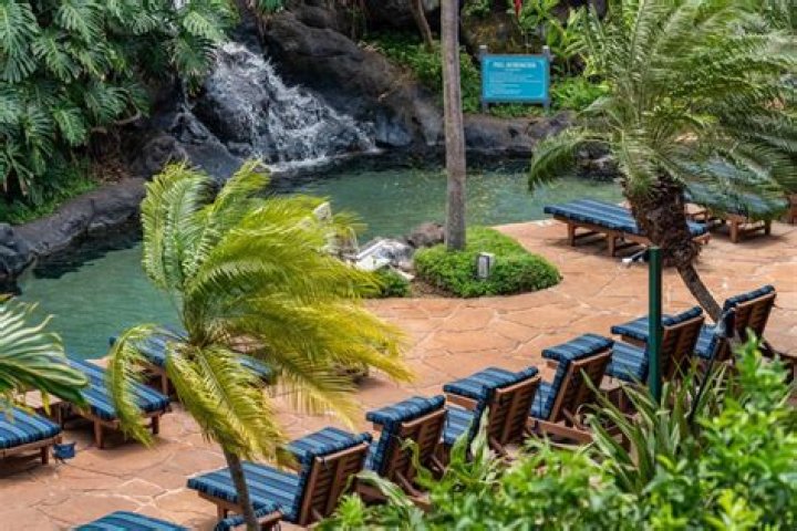 What island is Kahana Falls?