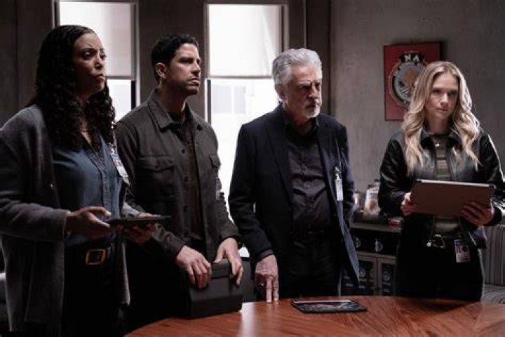 Which Episode Of Criminal Minds Evolution Did Joe Mantegna Direct?