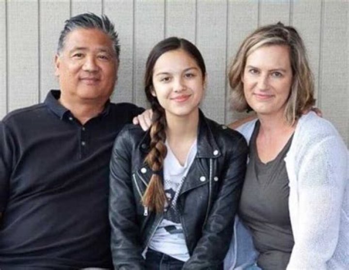 Who Are Olivia Rodrigo Parents Jennifer And Chris Rodrigo?