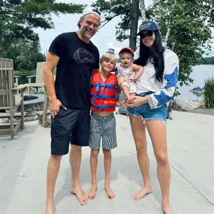 Who Is Josh Groban&rsquo;s Wife, And What&rsquo;s His Dating History?