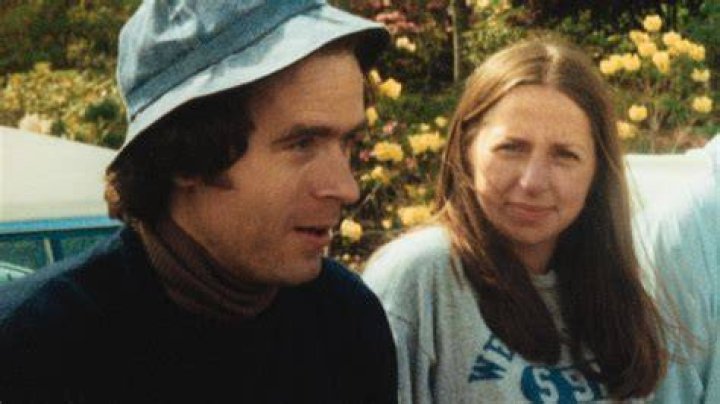Who Is The Husband Of Elizabeth Kloepfer?