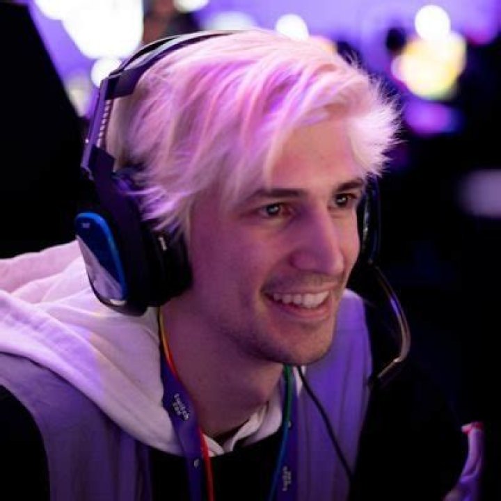 xQc Bio, Age, Height, Real Name, Family, Brother, Girlfriend, Twitch